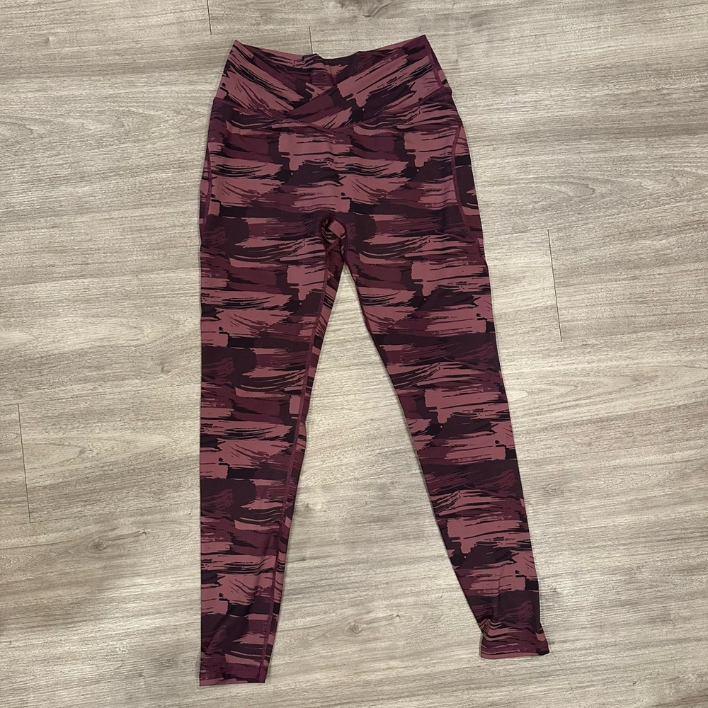 Alphalete Burgundy & Dark Plum Camo Leggings